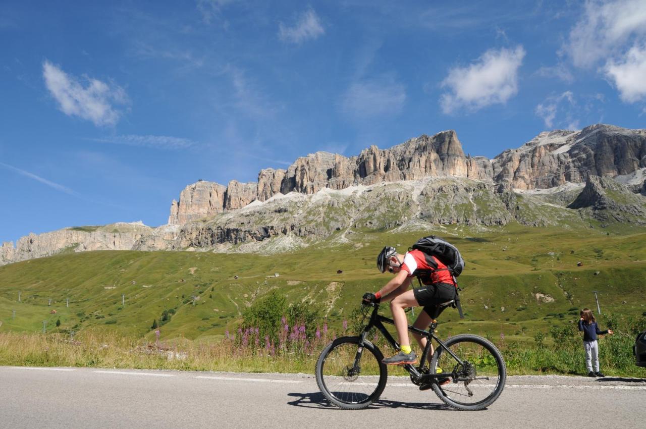 Dolomites Base Camp Hotel Olympia Arabba Bagian luar foto