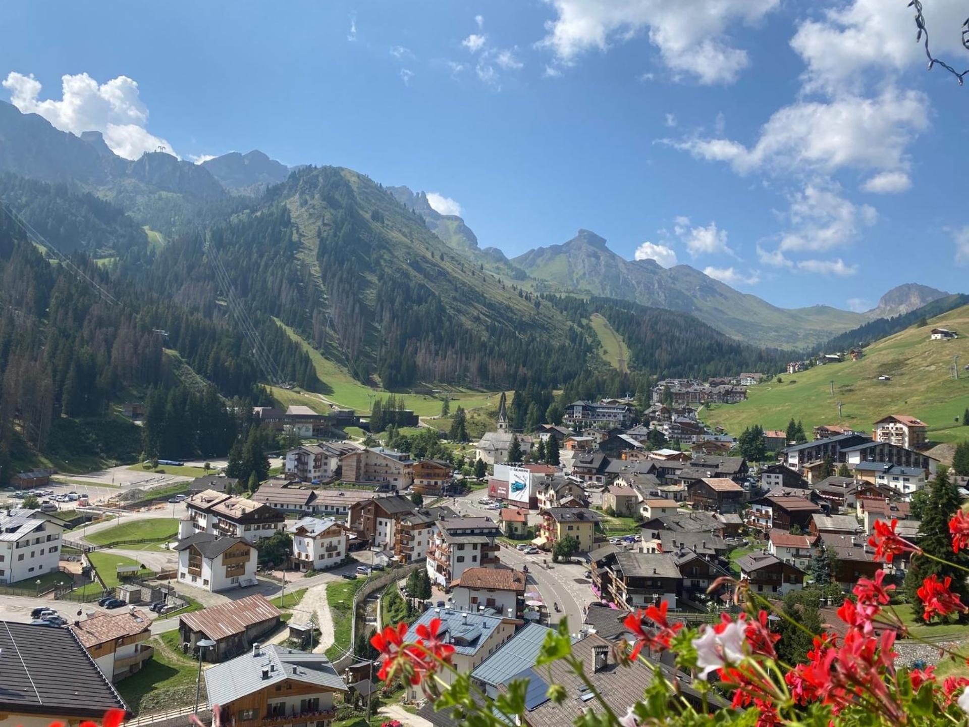 Dolomites Base Camp Hotel Olympia Arabba Ruang foto