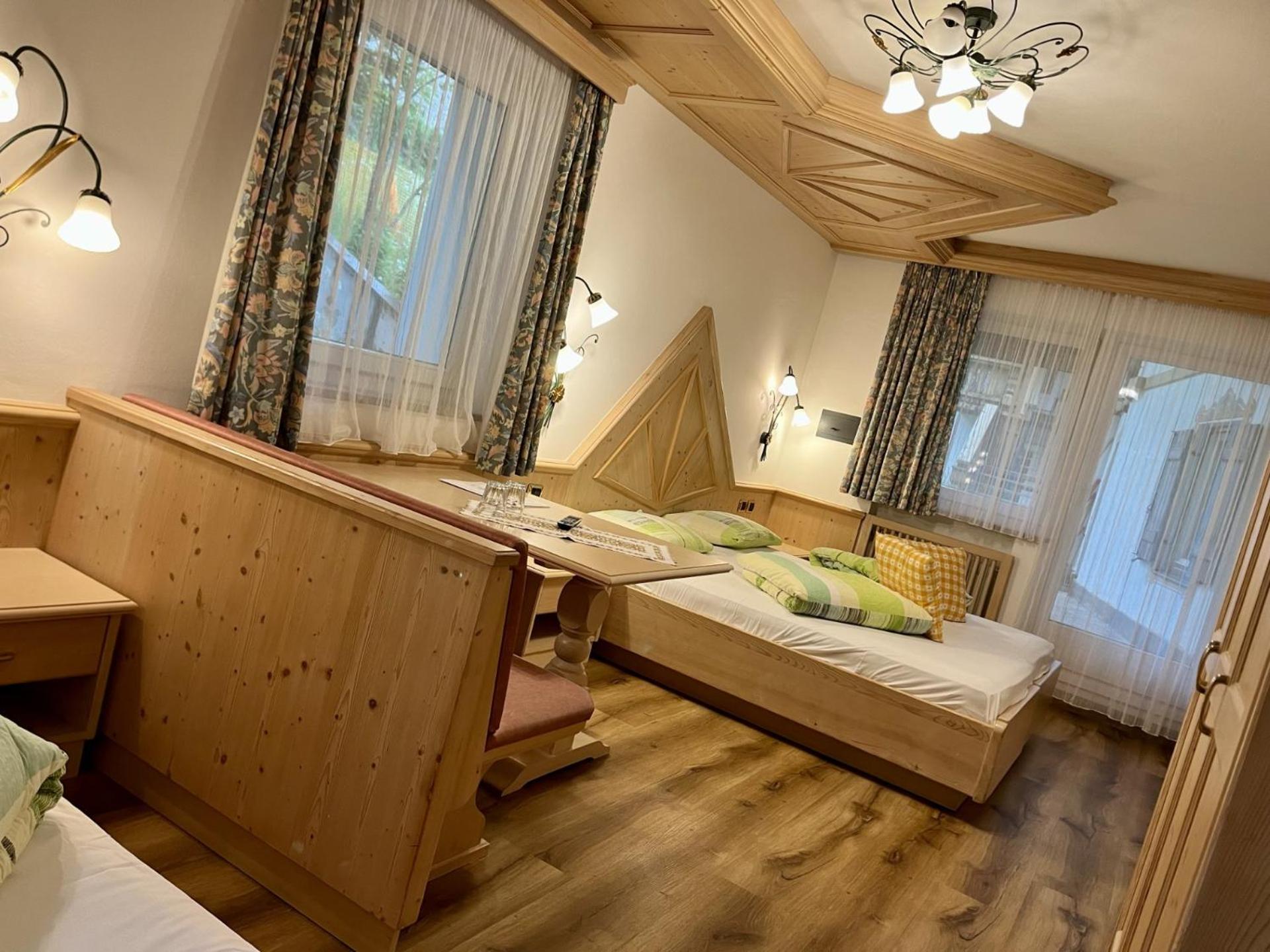 Dolomites Base Camp Hotel Olympia Arabba Ruang foto